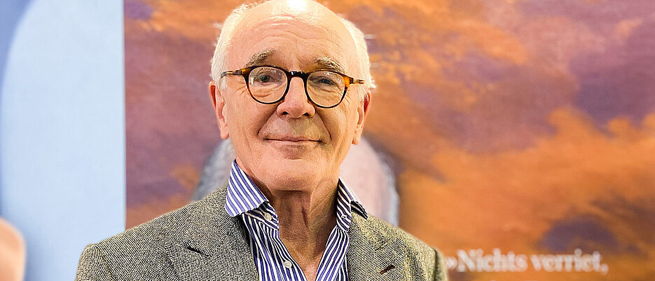 Martin Mosebach am Stand der dtv Verlagsgesellschaft bei der Frankfurter Buchmesse 2022